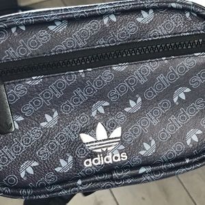 Adidas Youth crossbody bag